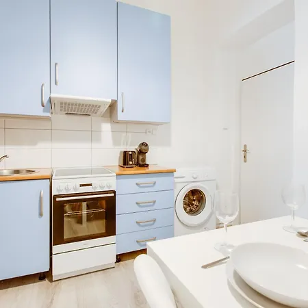 Chic And Modern * Prag