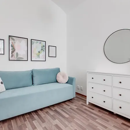 Chic And Modern Daire