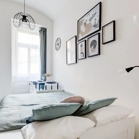 Chic And Modern *